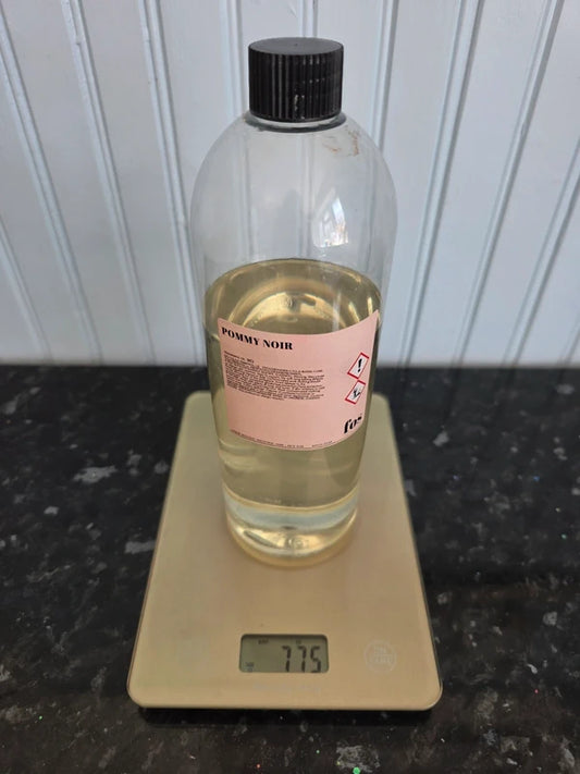 Pommy Noir Fragrance Oil - Fragrance Oil Studio - Used 775g
