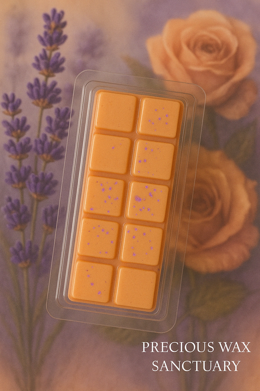 The perfect harmony of warm amber and soothing lavender. Our 'Amber and Lavender' wax melt is a truly balanced and comforting fragrance for your home. 