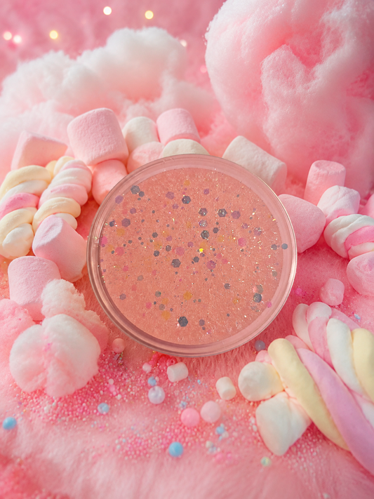 candy floss and marshamllow gel wax melt surrounded by marshmallows and candy floss.