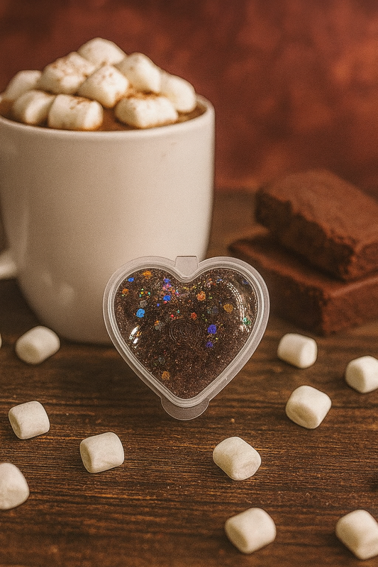 Gel wax melt in Hot Cocoa & Cream scent featuring rich cocoa, dairy cream, and marshmallow for a warm, indulgent aroma.