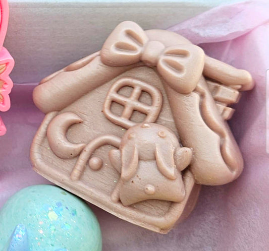 Hot Cross Buns EXCLUSIVE Wax Melt House - One Available
